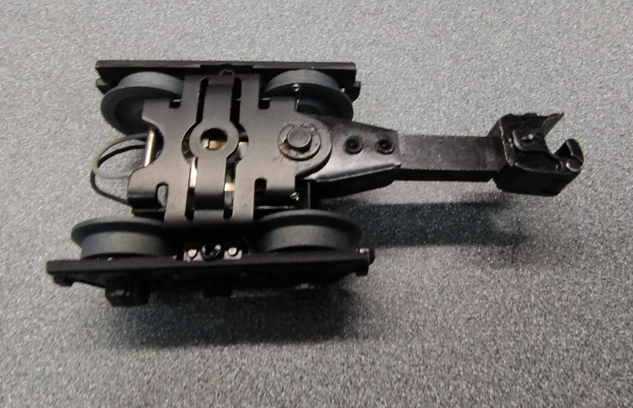 SCALE TRK / CBS 'Q'-TYPE / W/COLL (CPLR 2.57") BLK